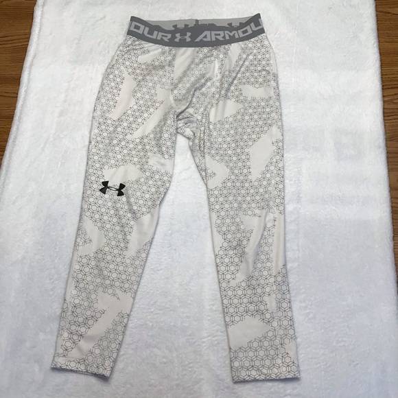 Under Armour Pants - SOLD Under Armour White & Gray Geometric Leggings